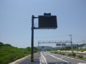 道路情報表示設備14